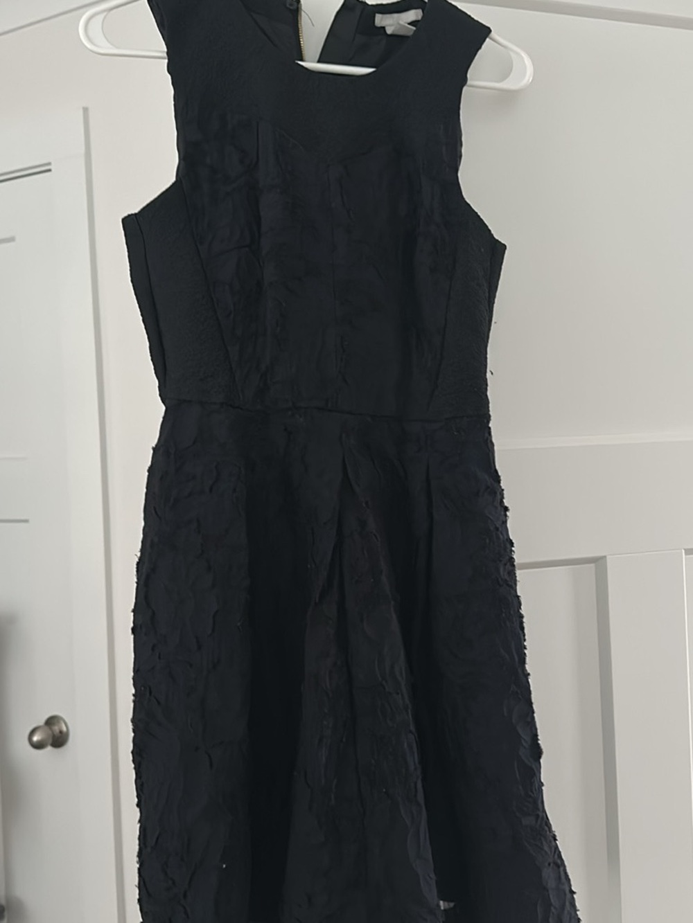H&M Black Textured Sleeveless Midi Dress